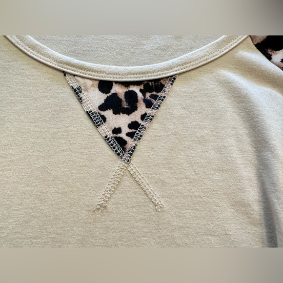 Women’s long sleeve shirt size large - Picture 7 of 9